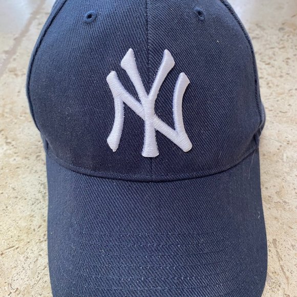 NY Yankees Baseball Cap Classic Navy Embroidered Adjustable Curved UNISEX - Picture 1 of 5